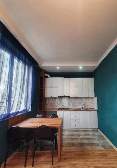 Apartamento Marine'S Flat Tiflis Exterior foto